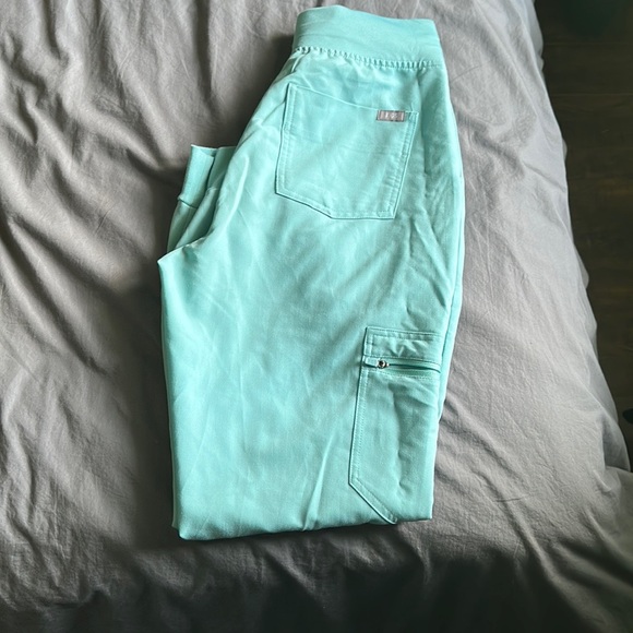 Figs pants - Picture 2 of 2